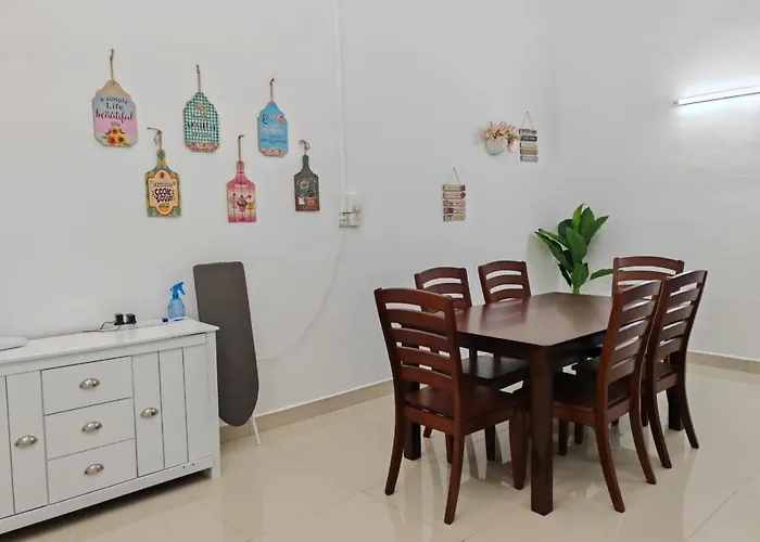 Favourite Homestay Melaka - 8Pax,4Br,4Bath