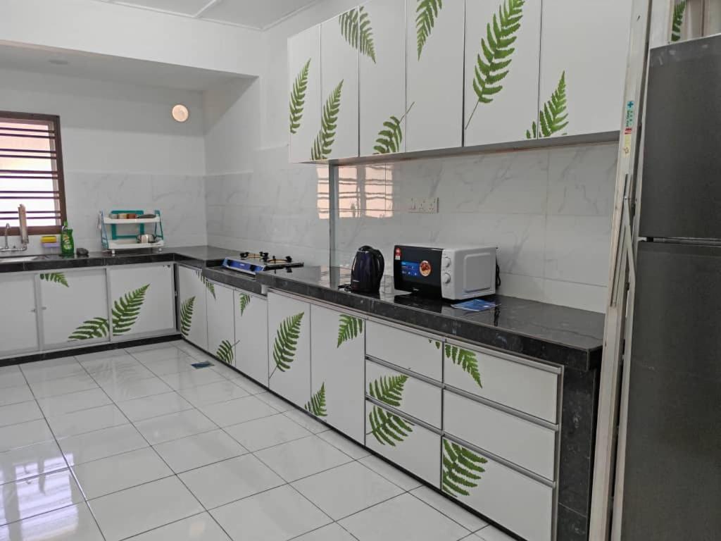 Favourite - 8pax,4br,4bath Homestay *