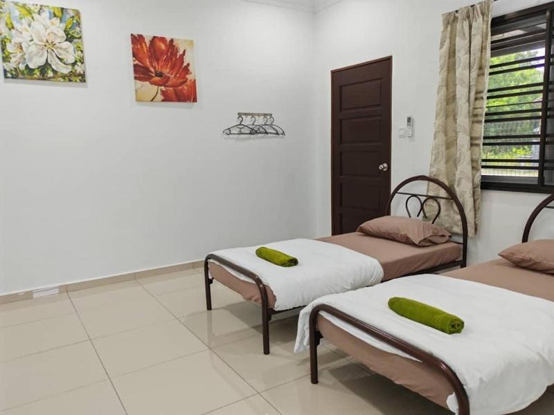 Favourite - 8pax,4br,4bath Malacca