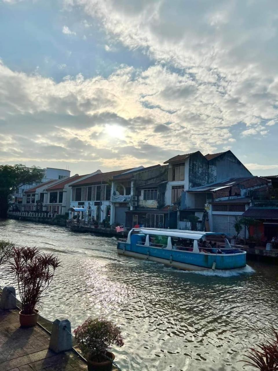 Homestay Favourite - 8pax,4br,4bath