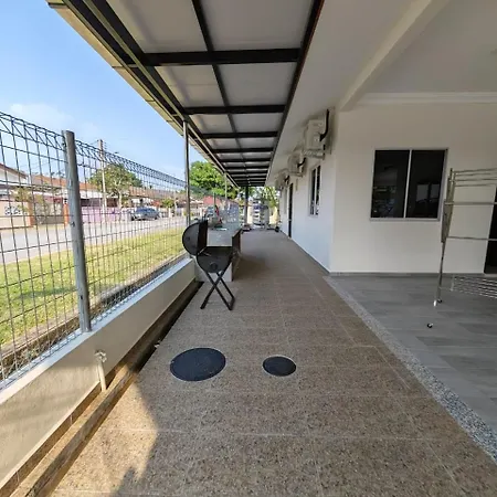 Favourite Homestay Melaka - 8Pax,4Br,4Bath Exterior photo